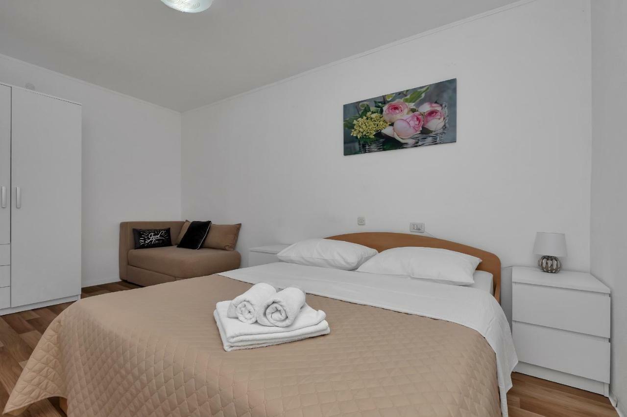 Apartmani Mona Makarska Exterior foto