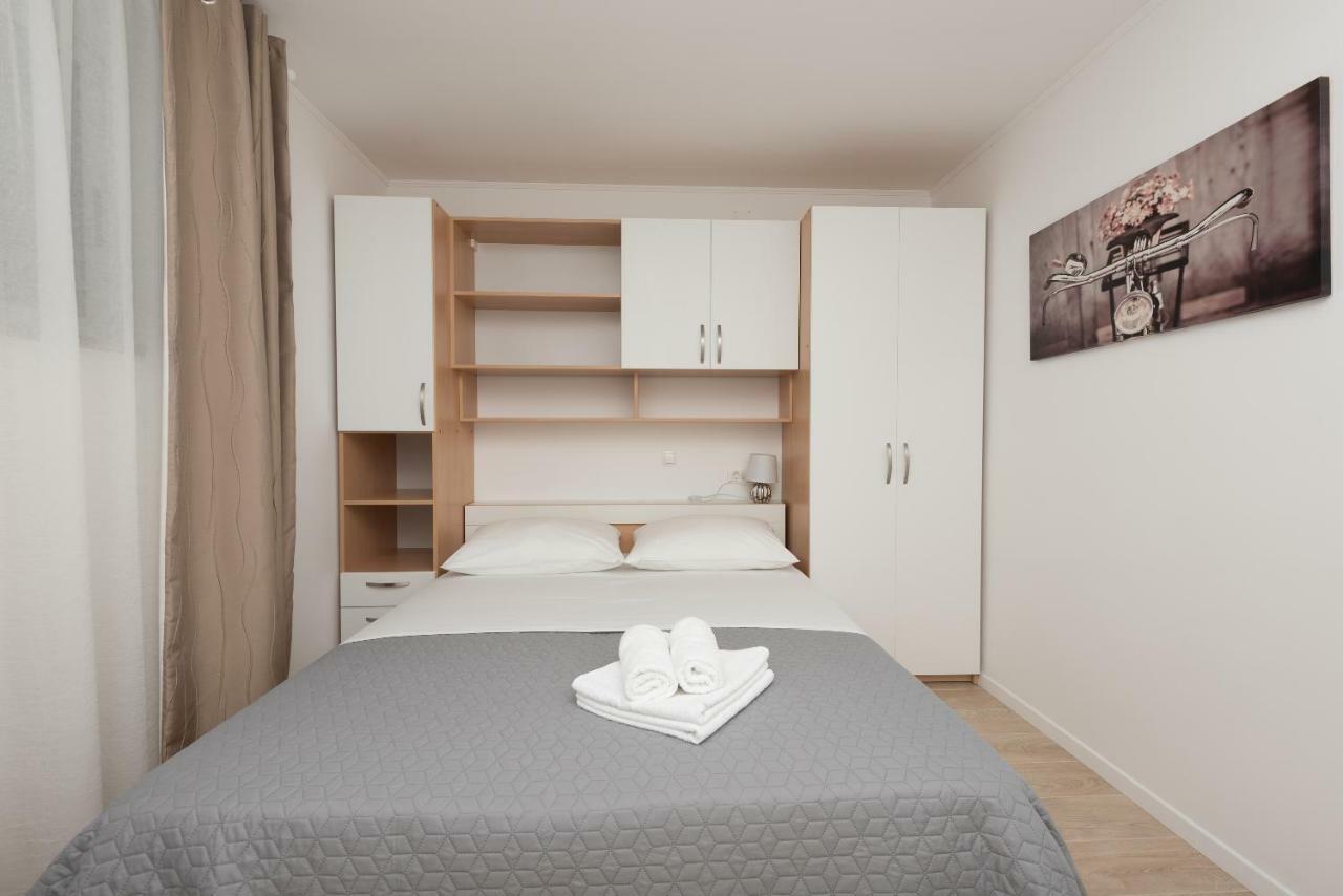 Apartmani Mona Makarska Exterior foto
