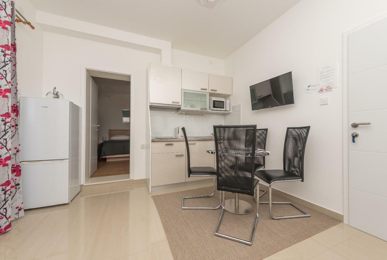 Apartmani Mona Makarska Exterior foto