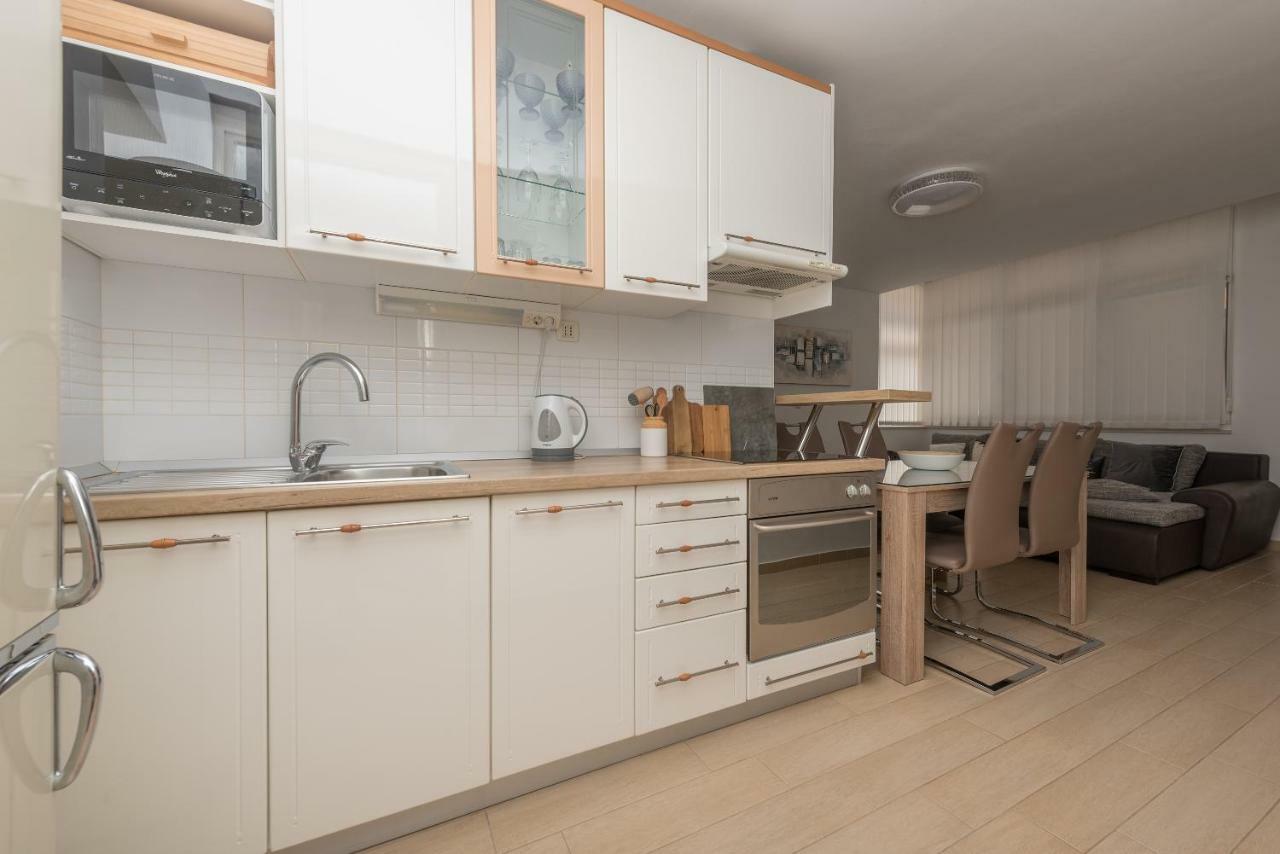Apartmani Mona Makarska Exterior foto