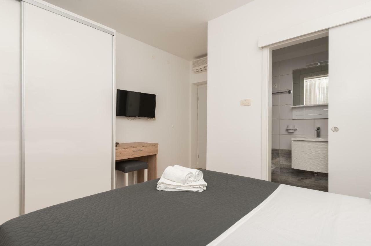 Apartmani Mona Makarska Exterior foto