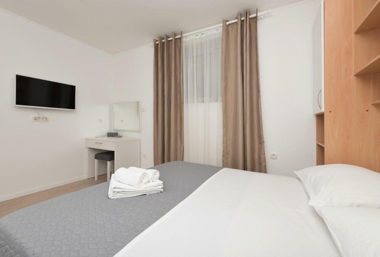 Apartmani Mona Makarska Exterior foto