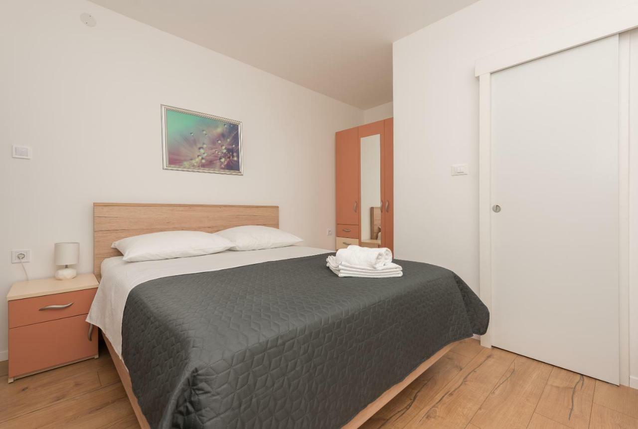 Apartmani Mona Makarska Exterior foto